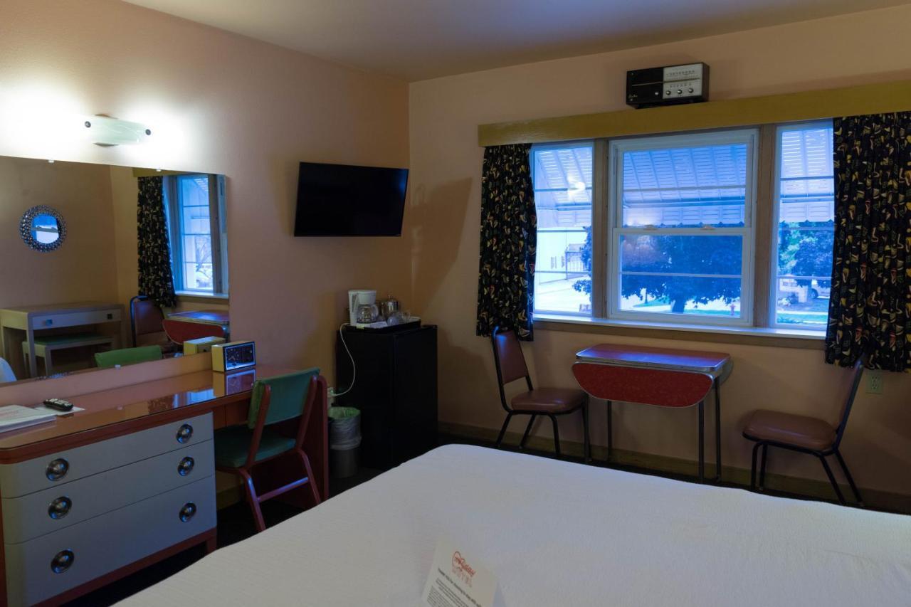 Holiday Music Motel Sturgeon Bay Exterior foto